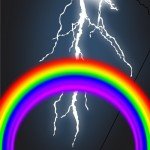 Regenbogen und Blitz